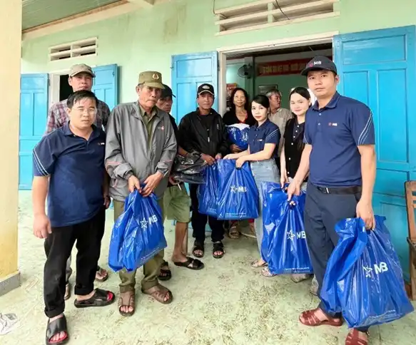 Nhiều chi nhánh MB chung tay hỗ trợ người dân khắc phục hậu quả thiên tai