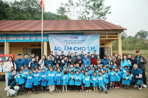 Nhiều chi nhánh MB chung tay hỗ trợ người dân khắc phục hậu quả thiên tai