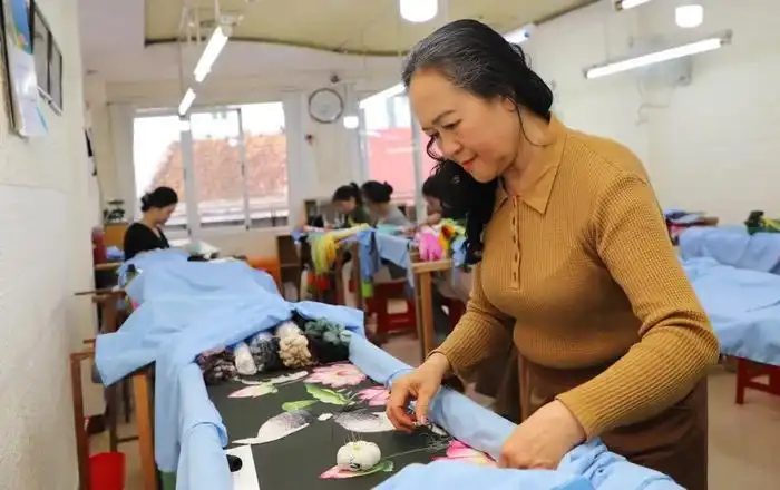 Tranh thêu tay Đà Lạt: Bảo tồn giá trị truyền thống giữa thời hiện đại