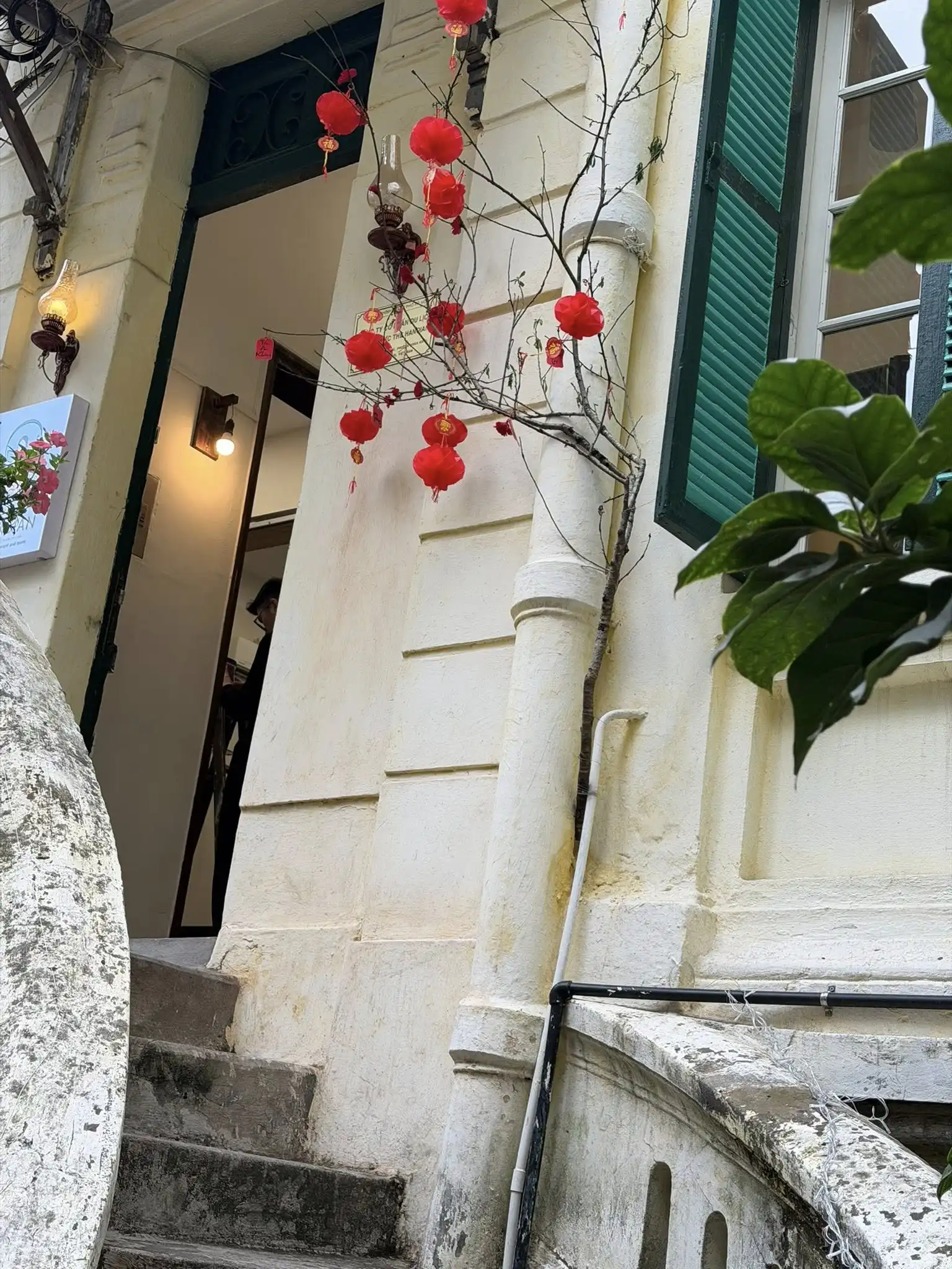 Khi Tết chạm ngõ: Không gian The Hanoian rộn ràng sắc xuân