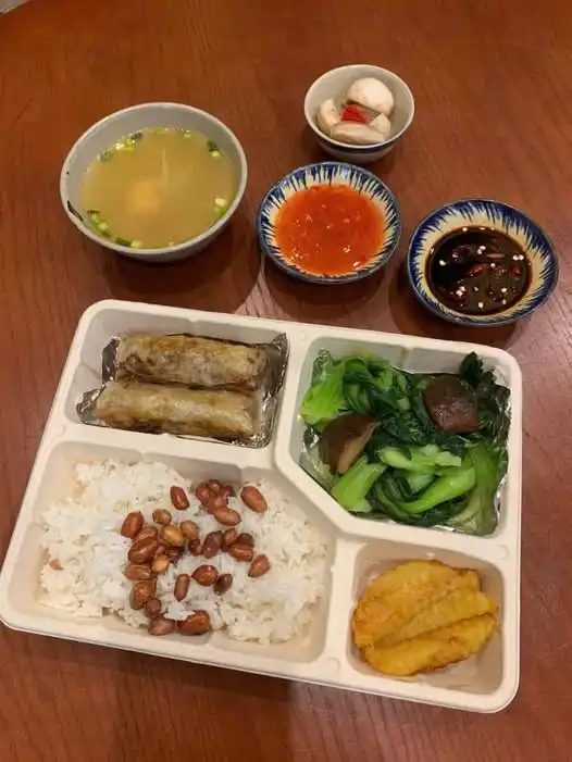 CƠM TRƯA NHÀ LÀM HANOIAN – GIỮ HƯƠNG CƠM NHÀ GIỮA LÒNG PHỐ THỊ