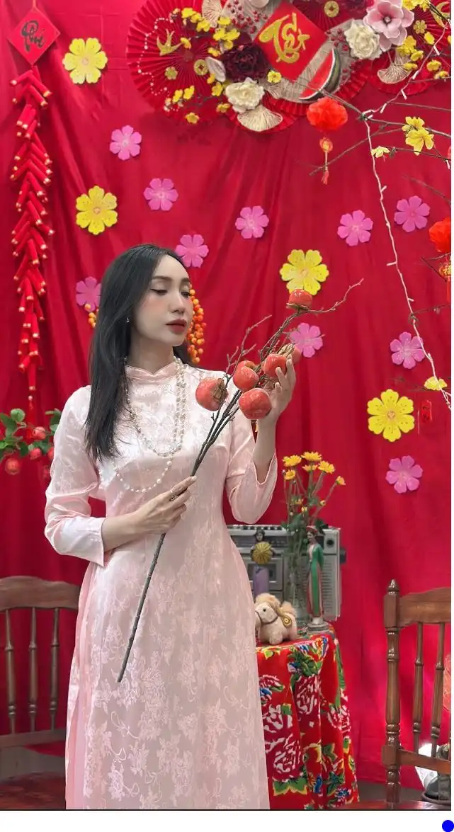 Nguyễn Thị Hoàng Quyên – Từ Hà Nội đến những cung đường đạp xe và nghệ thuật sáng tạo nội dung