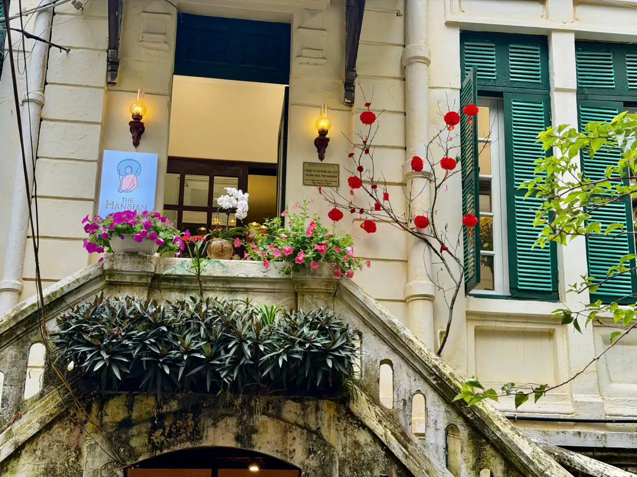 Tết đã về tới The Hanoian – 5 Trần Phú: Khi hương cà phê đánh thức mùa xuân Hà Nội